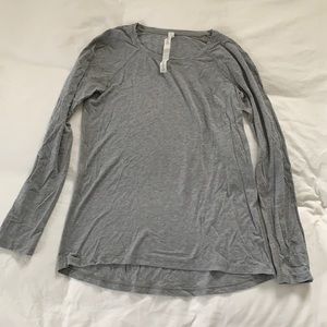 Lululemon Emerald Long Sleeve Grey Shirt